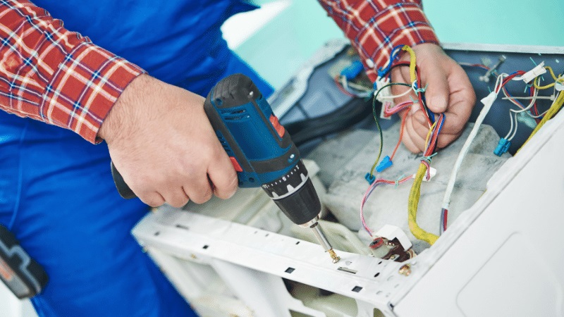 Selendi Ukinox Ukinox çamaşır makinesi kart tamiri – Su almama arızası orijinal parça ile giderildi. - Teknik servis örneği